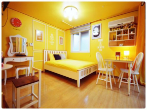 Отель Han River Residence & Guesthouse  Сеул